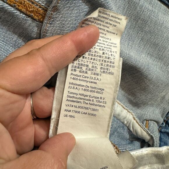 Tommy Hilfiger Cropped Jean Jacket Size XS Light Wash - Picture 12 of 12